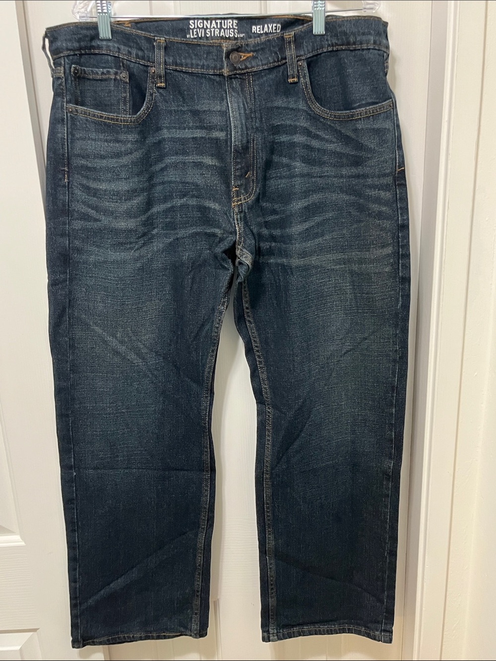 Levi's Relaxed Fit Men's Dark Indigo Blue Jeans